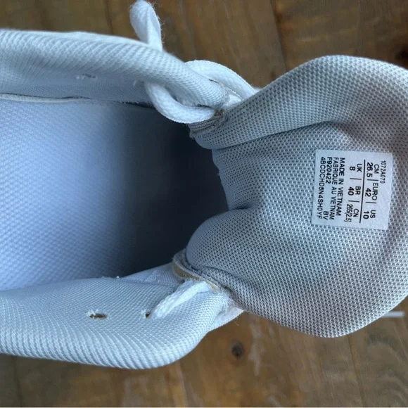 Asics White and Gray Athletic Shoes with Breathable Mesh - Picture 9 of 9